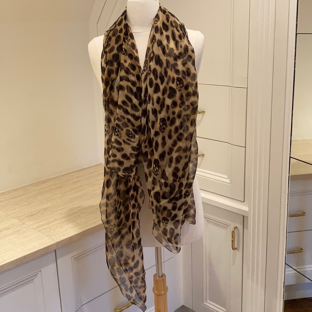 Alexander McQueen silk skull scarf